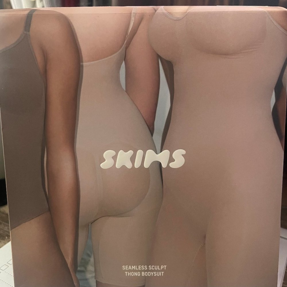 SKIMS Seamless Sculpt Thong Bodysuit - Picture 3 of 5